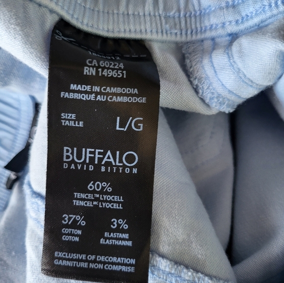 NEW- Buffalo David Bitton Sky Blue Women's Cargo Shorts, Size Large - Picture 5 of 6